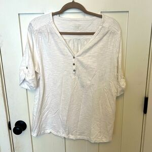 Chico’s The Ultimate Tee Roll Tab Arm White Button V-Neck Size XL